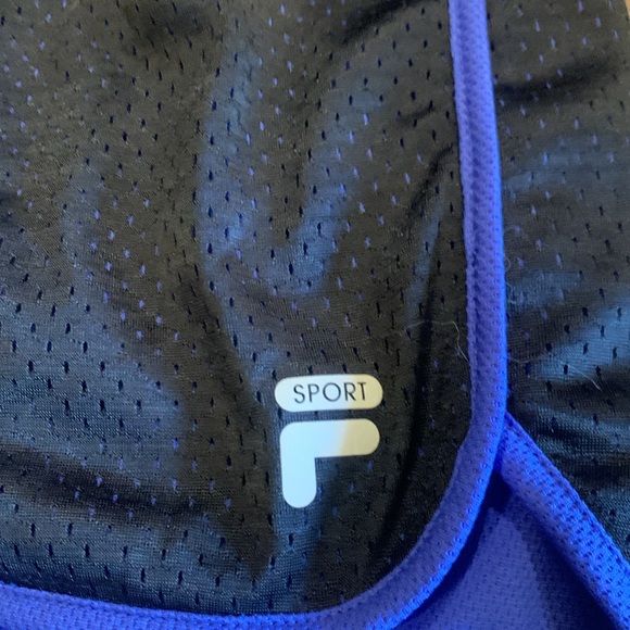 Like new FILA shorts size medium - Picture 3 of 4